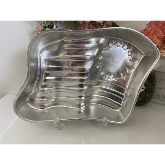 Wilton Cake Pan Mold 1974 American Flag Stars & Stripes 2105-183 11.5"X9"X2" Vtg - Picture 14 of 16